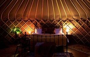 Cabin, 1 Queen Bed | 1 bedroom, free WiFi, bed sheets - Stunning Premium Yurt in Kelburn Estate Near Largs (Largs)