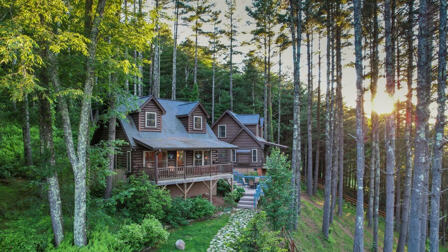 Heritage Hill Cabins