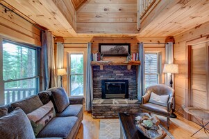 Signature Cabin | Free WiFi, bed sheets