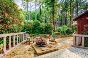 Romantic Cabin | Free WiFi, bed sheets - Heritage Hill Cabins (Banner Elk)