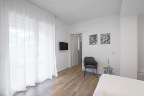 Comfort Double or Twin Room, Mobility Accessible, Private Bathroom | In-room safe, individually furnished, soundproofing, free WiFi