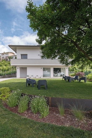 Front of property - el Zhìgol (Farra di Soligo)