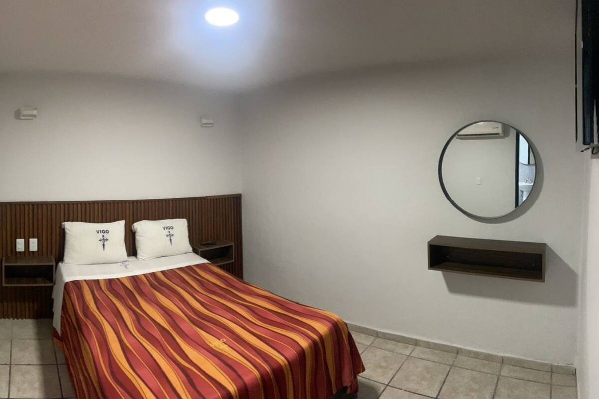 Basic Room | Hypo-allergenic bedding available, WiFi (free), bed sheets