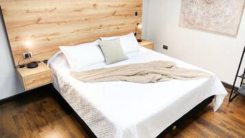 ラグジュアリー アパートメント | 4 室のベッドルーム、客室ごとに異なる装飾、客室ごとに異なるインテリア、WiFi (無料)