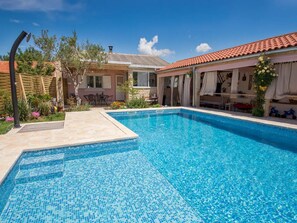 Ferienhaus (Three Bedroom Holiday Home with Swimm) | Aussenbereich