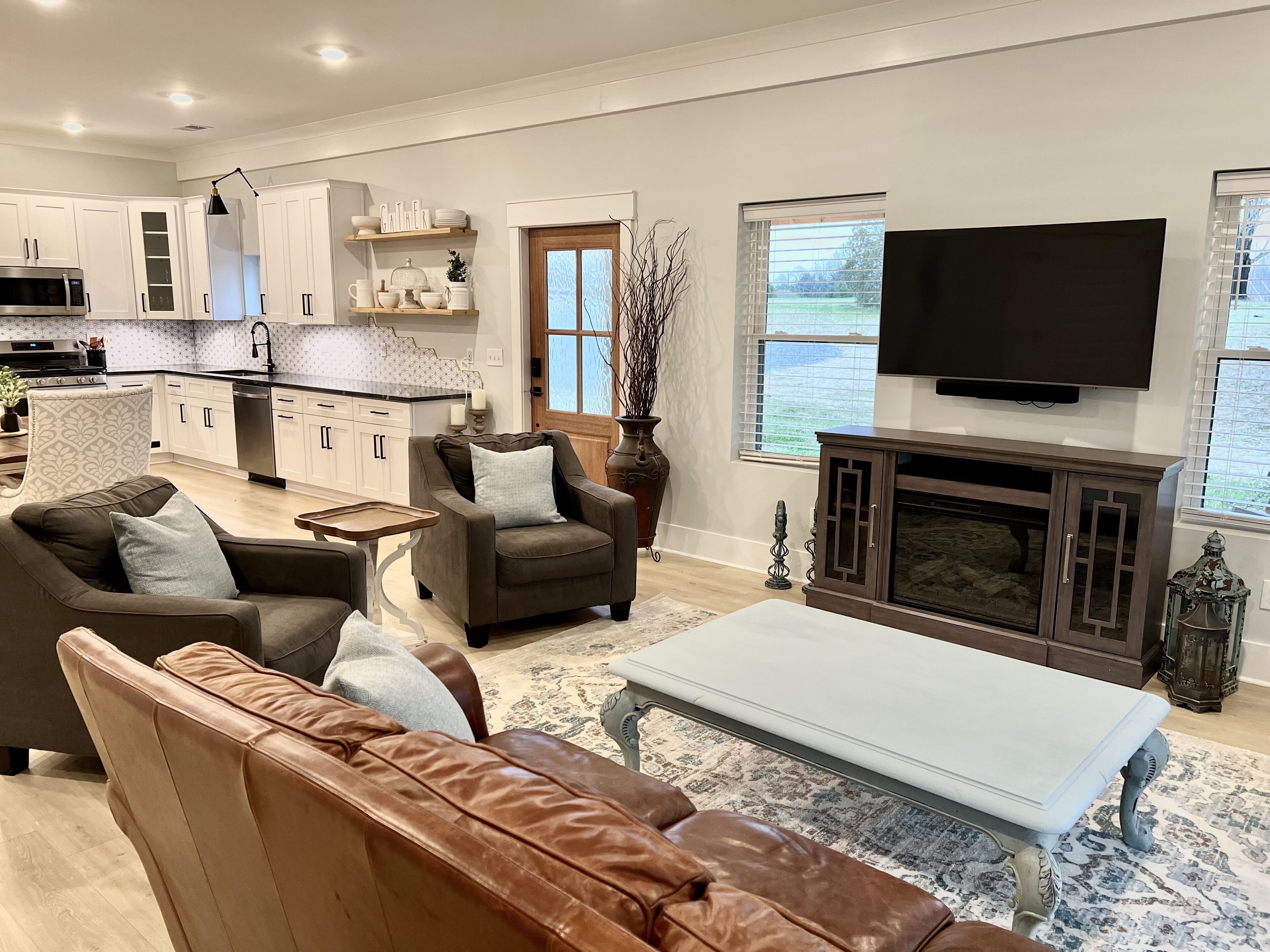 Cozy barndominium with hot tub