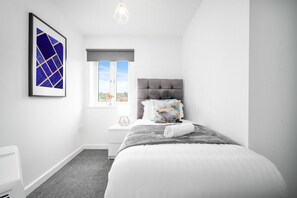 2 soverom, strykejern/-brett, reiseseng for barn og wi-fi (inkludert)