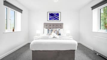 2 bedrooms, iron/ironing board, travel cot, free WiFi