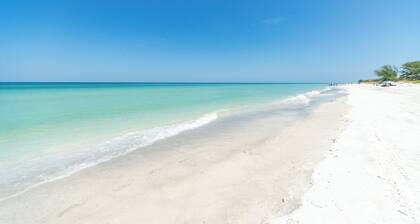 Affordable 2 bedroom villa in classic 1925 beach house