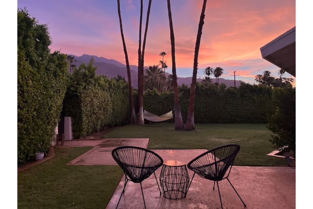 Mid-century Modern Gem w/ big yard beautiful views