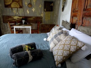 1 bedroom, free WiFi, bed sheets - Yellow gecko--in the heart of the stones (Matera)