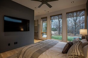 In-room safe, iron/ironing board, travel crib, WiFi