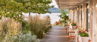 Silver Sands Motel & Beach Bungalows