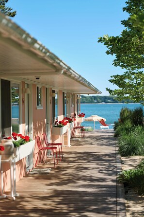 Premium bedding, down duvets, pillow-top beds, minibar