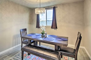Dining - Charming Home ~ 7 Mi to Downtown Tucson! (Tucson)