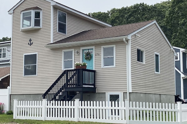 Front of house facing Narrow River