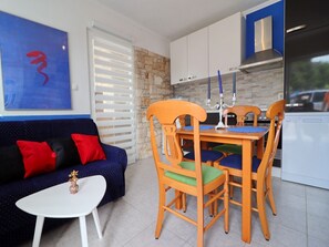 Dining - Marconi Charming Apartments - Superior Duplex One Bedroom Apartment with Balcony (Vela Luka)