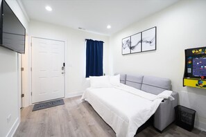 1 bedroom, desk, iron/ironing board, free WiFi