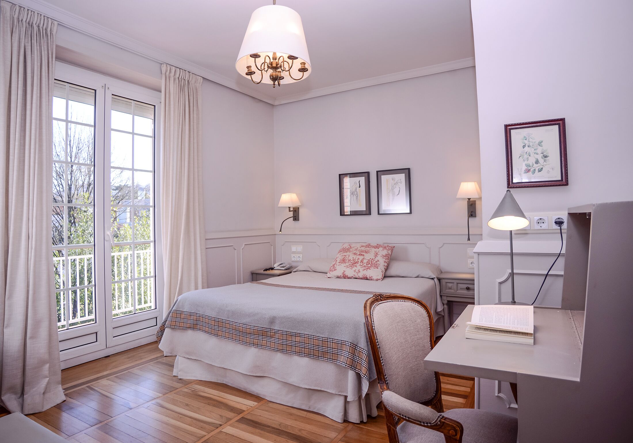 ห้องสแตนดาร์ดดับเบิล, เตียงใหญ่ 1 เตียง หรือเตียงเดี่ยว 2 เตียง | ผ้  าม่านกันแสง, Wi-Fi ฟรี