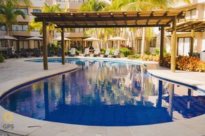 Outdoor pool - Ambar Apartments (Mazatlán)