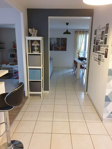Center Pierrefonds superb quiet apartment + parking lot