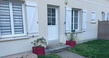 Center Pierrefonds superb quiet apartment + parking lot