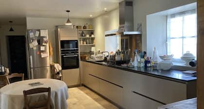 large charming house & garden, secured pool, 5 bedrooms, Niort countryside (79)