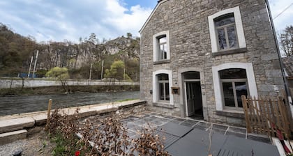 Gerenoveerde vakantiewoning naast de Ourthe voor families