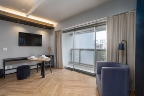 Living area - Setin Downtown República (São Paulo)