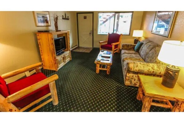 TV, DVD player, books, video library - Tahoe Trip! Great 1/1 for 4 +KIT (South Lake Tahoe)