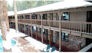 Exterior - Tahoe Trip! Great 1/1 for 4 +KIT (South Lake Tahoe)