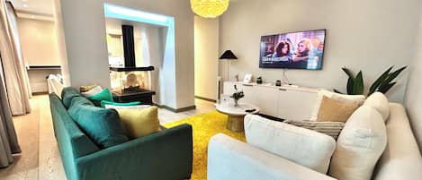 Smart-TV, peis og bøker