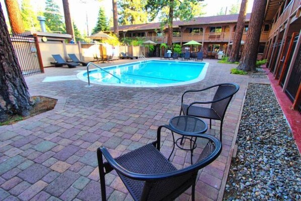 Piscine extérieure, piscine chauffée