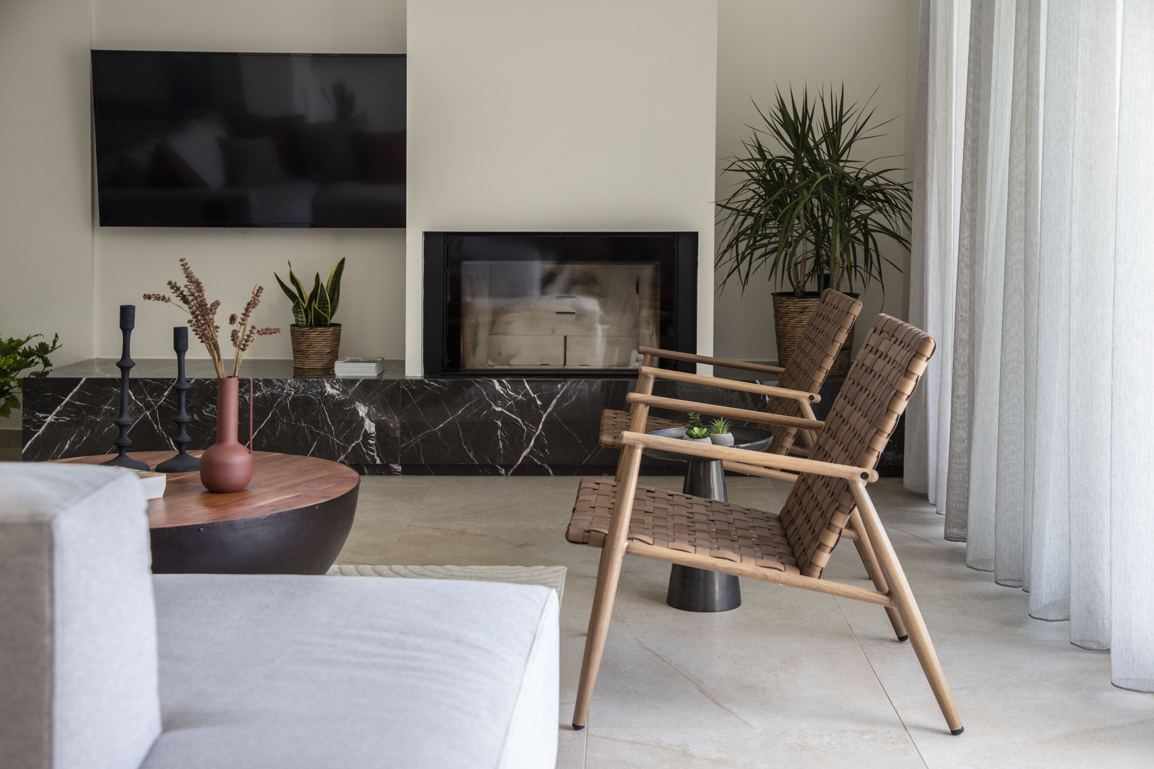 Smart TV, chimenea, Netflix, juguetes