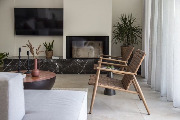 Smart TV, chimenea, Netflix, juguetes