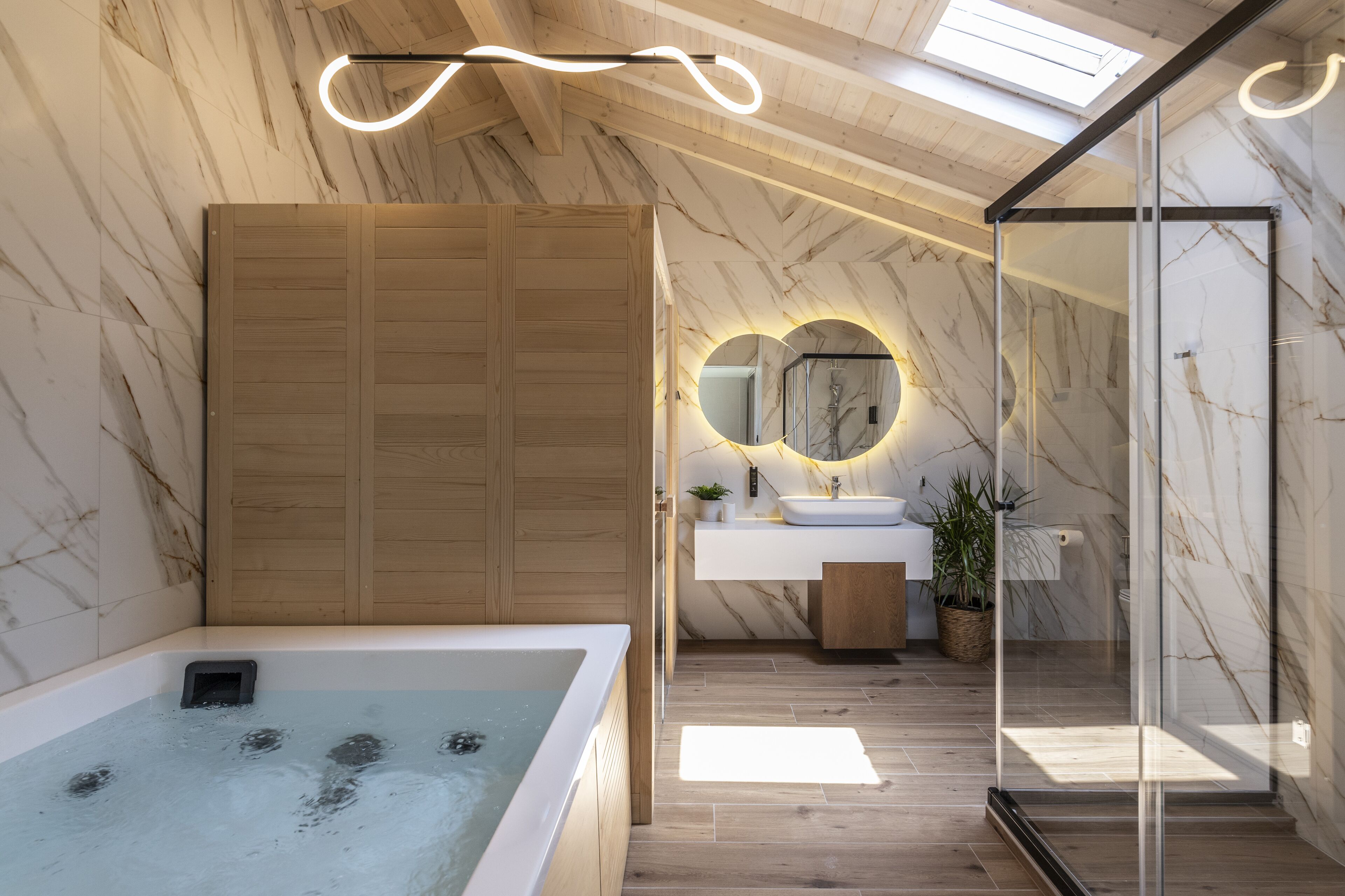 Sauna, Whirlpool, Massageanwendungen