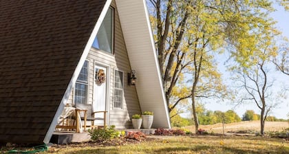Private Wooded Escape | Hot Tub | Quiet Seclusion | Fire Pit | Games