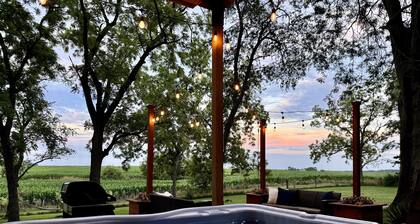 Private Cabin| Sauna | Hot Tub | Quiet Seclusion | Fire Pit | Games