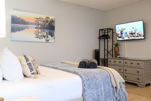 Desk, iron/ironing board, travel cot, WiFi