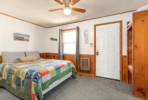 1 habitación, tabla de planchar con plancha, cuna de viaje y wifi 