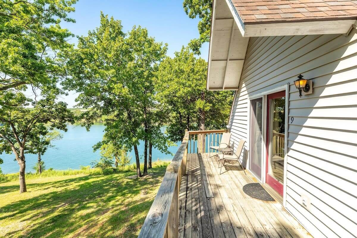 Artilla Cove Cabin 9- Lakeside- Pool & Hot Tub!