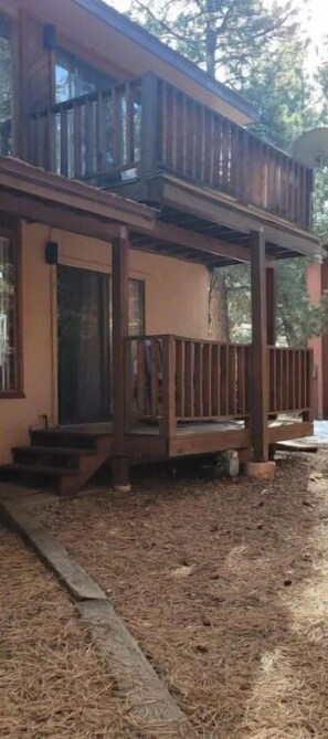 Exterior - Modern Comfort & Mountain Serenity at Robin’s Nest- great parking- ground entry (Angel Fire)