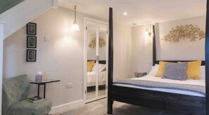 1 bedroom, desk, free WiFi, bed sheets