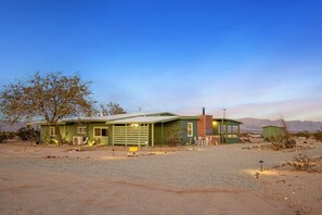 Exterior - Wonder Valley Green House (Hot Tub/BBQ/Hammocks) (Twentynine Palms)