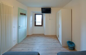 4 bedrooms, free WiFi, bed sheets