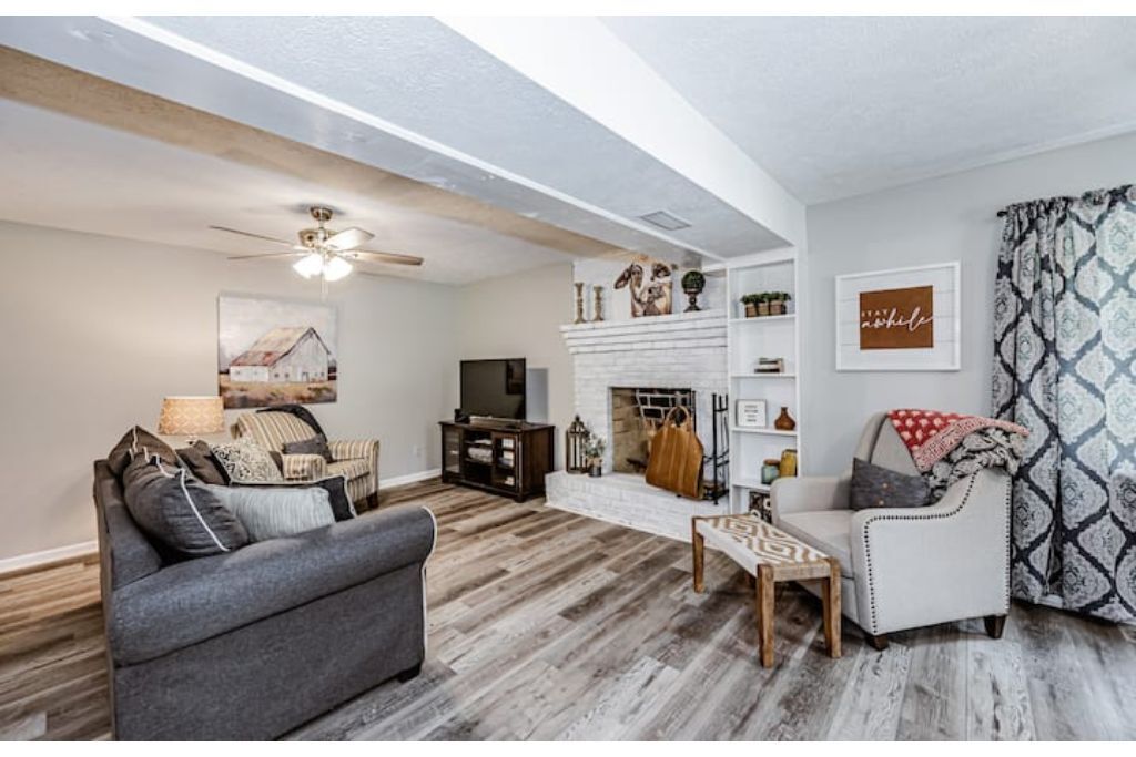 Tatum’s Retreat -SAUNA- Hiking-Wineries- Unit B