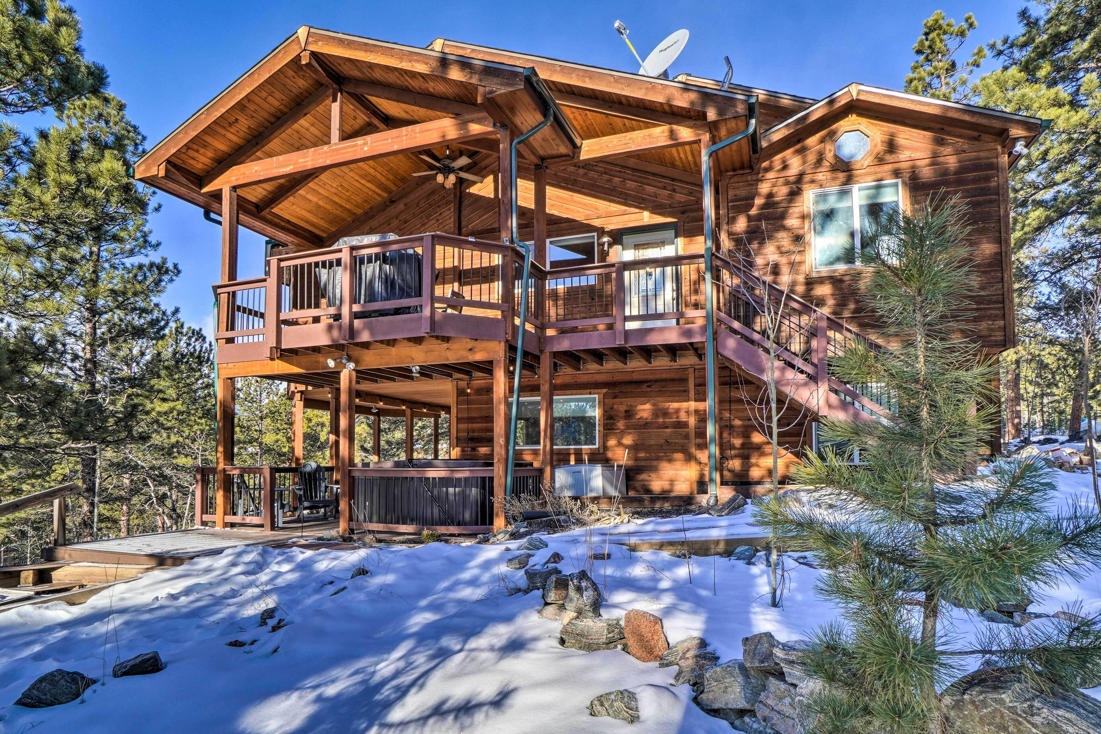 Bailey Getaway w/ Hot Tub & Game Room!