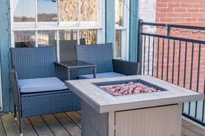 Terrace/patio - Historic Downtown Loft, Private Deck with View and outdoor Firepit (Lynchburg)