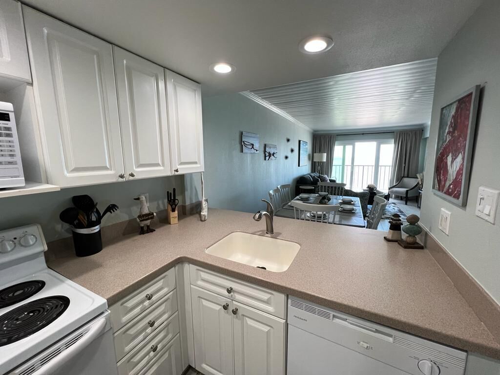 Microwave, stovetop, dishwasher