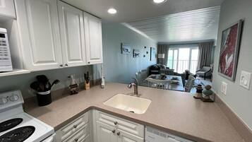 Microwave, stovetop, dishwasher